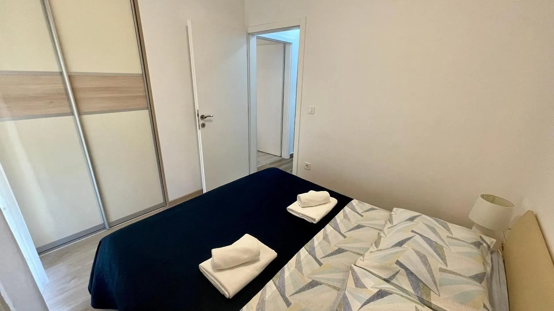 Apartments Dona  Cres