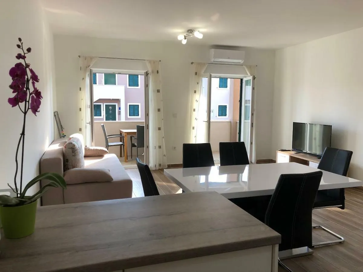 Apartments Dona Cres